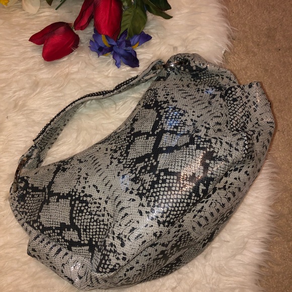 🌺snake print bling handle HOBO bag🌺 - Picture 9 of 9